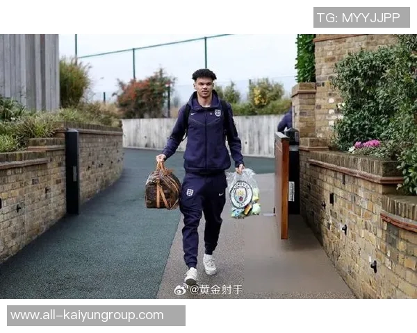 奥赖利回忆童年选择曼城因训练质量优于曼联